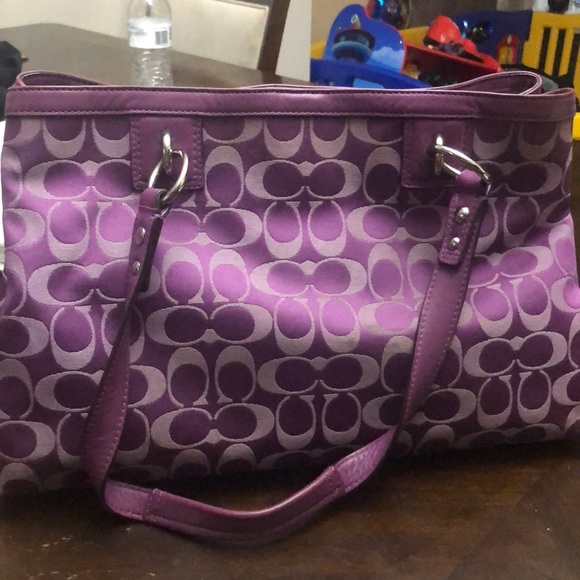 Handbag - Picture 3 of 7